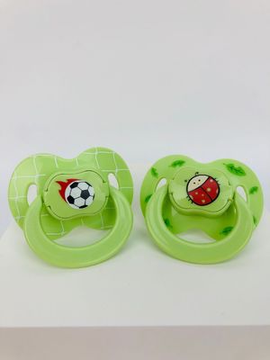 아기 갓 태어난 모유로 키운 아기 가상을 잠들게 하는 실리콘