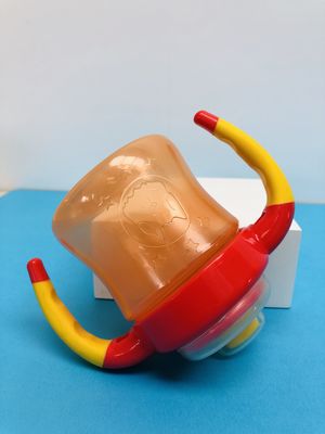 비 누출 두배는 6개 온스 남아 sippy 컵을 취급합니다